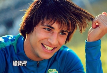 Phát sốt với vẻ đẹp trai của 'thần đồng' 18 tuổi ĐT Iraq