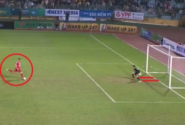 Trọng tài mắc lỗi trong pha bắt phạt đền của thủ môn Hà Nội FC