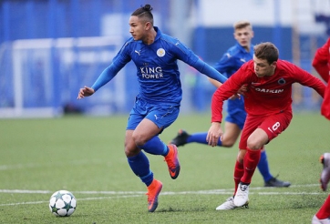 VIDEO: Khả năng chơi bóng của cầu thủ giàu nhất thế giới