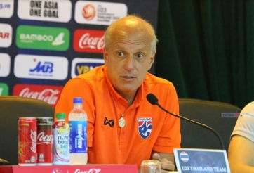 HLV U23 Thái Lan buồn vì mất tiền đạo đã đấm Đình Trọng