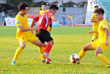 Hà Tĩnh FC đánh rơi chiến thắng ở trận cầu 2 thẻ đỏ, 6 bàn thắng