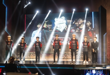 PVB toàn thua, IG hủy diệt SKT nhanh nhất lịch sử LMHT