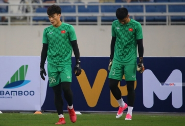 HLV Park chọn 'truyền nhân' của Văn Lâm, Bùi Tiến Dũng xuống U23?