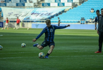 VIDEO NHM Incheon: 'Chúng ta hãy tiếp tục ủng hộ Công Phượng'