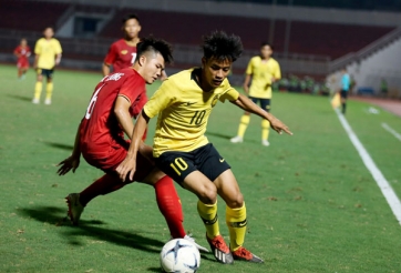 VIDEO: Cầu thủ Malaysia đánh mông tinh tế, giúp U18 Việt Nam chiến thắng