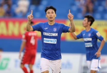 VIDEO: Hải Huy đánh cùi chỏ, giẫm lên đầu cầu thủ Nam Định