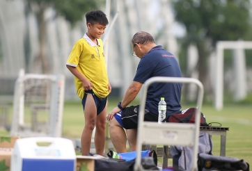 VIDEO: HLV Park Hang Seo trực tiếp xem giò sao trẻ PVF