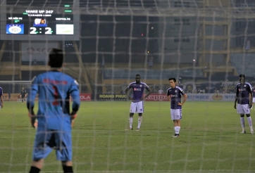 VIDEO: Văn Quyết đầy bản lĩnh khi nổ súng trên chấm 11m