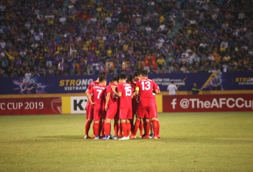 VIDEO: CĐV Hà Nội phản ứng vì đội Triều Tiên liên tục ăn vạ