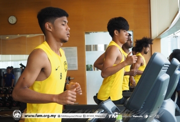 VIDEO: Malaysia hăng say tập gym, quyết thắng ĐT Việt Nam