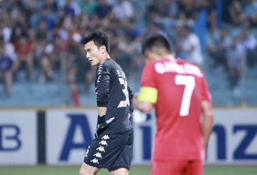 VIDEO: Bùi Tiến Dũng 4 lần vào lưới nhặt bóng ở vòng 26 V.League