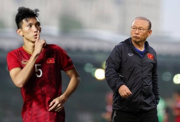 Bầu Hiển: 'Heerenveen từ chối lời đề nghị của HLV Park Hang Seo về Văn Hậu'