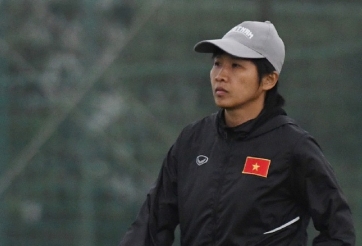 Giành vé play-off Olympic, trợ lý tuyển Việt Nam về nước chịu tang cha