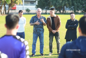Hà Nội FC bất ngờ sa thải 2 chuyên gia nước ngoài