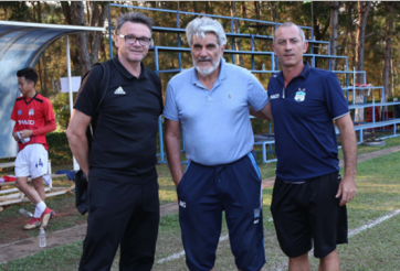 HLV Troussier chấm nhiều cầu thủ 'lứa xuất sắc hơn Công Phượng'