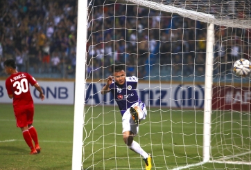 VIDEO: 'Cầu thủ số 1 Việt Nam' chạm bóng, đối thủ nhận cái kết đắng