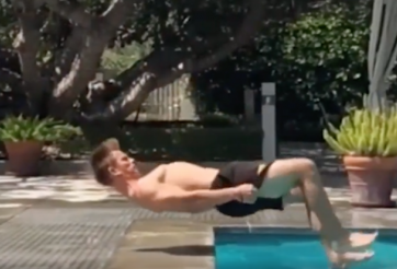 VIDEO: 5 triệu lượt xem cùng nín thở với pha nhào lộn không tưởng