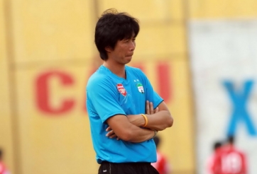 Huyền thoại Thái Lan: 'Tôi chỉ đá ở HAGL làm sao bằng được Theerathon'