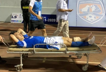 VIDEO: 'Iniesta đất Mỏ' dính chấn thương gãy chân kinh hoàng