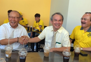 Bầu Đức muốn dùng thủ môn nữ, mời HLV Park dẫn dắt HAGL