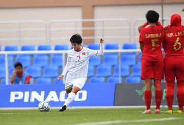 VIDEO: Cả thế giới 'ngả mũ thán phục' cầu thủ Việt sút phạt góc thành bàn