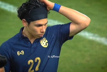 VIDEO: 'Báu vật' của bóng đá Thái Lan gây sốt trên đất Anh