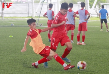 VIDEO: Ngỡ ngàng trước kỹ thuật của sao trẻ vượt trội hơn 'Messi Hà Tĩnh'