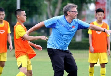 HLV Trousser áp dụng 'kế sách' đặc biệt, quyết tranh vé đi World Cup