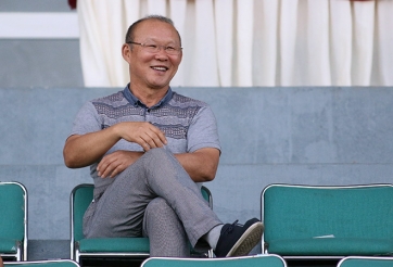 VIDEO: Ông Park mừng ra mặt khi thấy 'trò cưng' ghi bàn thắng vàng