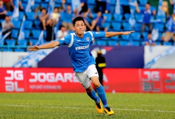 VIDEO: 'Sao trẻ đặc biệt' ghi bàn khiến HLV Park trao đổi ngay với trợ lý