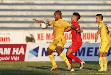 Nam Định đánh bại Đà Nẵng ở 'chảo lửa' Thiên Trường