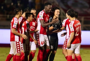 Ngoại binh TP.HCM nhận xét bất ngờ về thủ môn Bùi Tiến Dũng