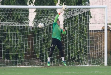 VIDEO: Thủ môn ĐT Việt Nam phản xạ 'nhanh như chớp' trước HAGL