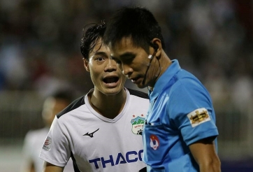 HLV Hà Nội FC 'tố' quân bầu Đức ăn vạ còn đòi penalty