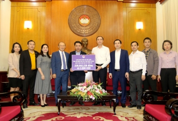 HLV Park Hang Seo và VFF chung tay ủng hộ Miền Trung