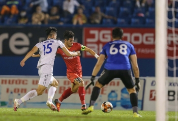 VIDEO: Tiền đạo ĐTVN ghi bàn đẳng cấp khiến hậu vệ HAGL cãi nhau 