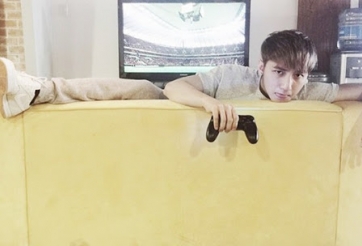 Không chỉ hát hay, Sơn Tùng M-TP còn là một cao thủ PES