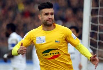 Vietnam midfielder Van Bakel lied playing in PSV to sign V-League team