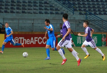 Quang Hai stole the show, Hanoi labours a narrow win over Altyn Asyr