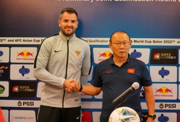 Indonesia coach dismissed on the day Park renews contract