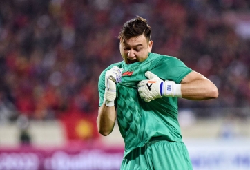 Goalie Van Lam feels great about  Vietnam playing well against Thailand