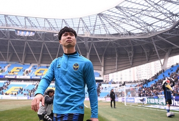 VIDEO: Công Phượng luyện tập đá phạt cùng đồng đội Incheon