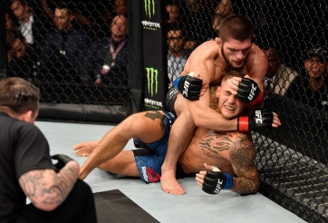 VIDEO: Những kịch bản 'khóa chết' đối thủ trên sàn đấu MMA