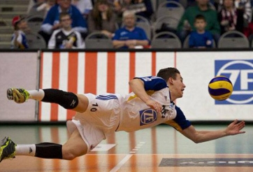 VIDEO: Những pha cứu bóng 'cực chất' trong bóng chuyền