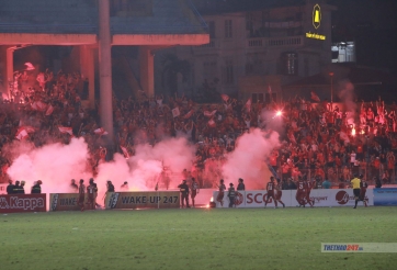 Báo châu Á phê phán hành vi đốt pháo sáng của CĐV Hải Phòng