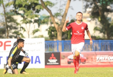 Không phải Văn Toàn, Xuân Nam mới là chân sút nội ghi nhiều bàn nhất