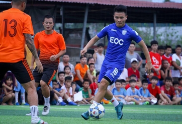 VIDEO: Quang Hải và Văn Hậu thể hiện đẳng cấp trên sân Phủi