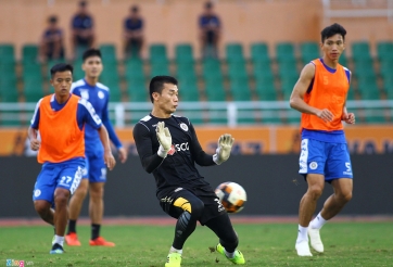 Thủ môn Bùi Tiến Dũng đặt mục tiêu bắt chính trận TPHCM vs Hà Nội