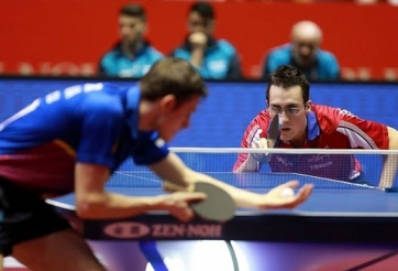 VIDEO: Ăn điểm xong pha bóng này cũng phải xin bỏ trận đấu