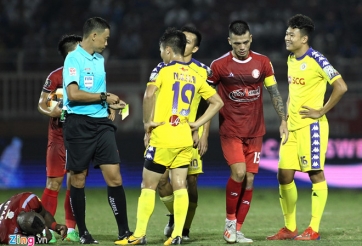 VIDEO: Tình huống gây tranh cãi trong trận đấu TPHCM vs Hà Nội